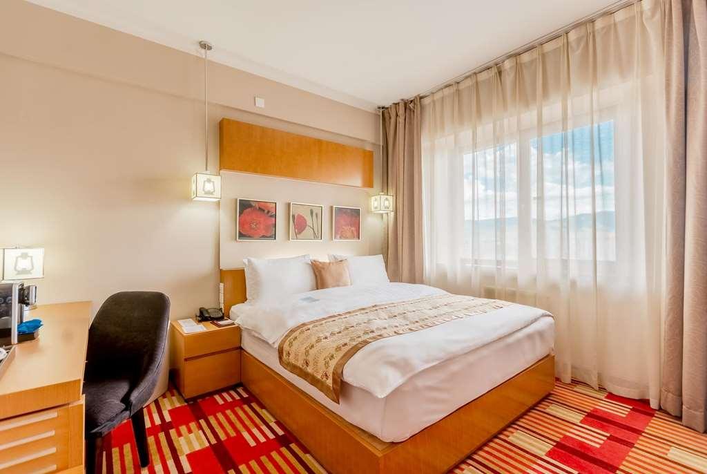 Ramada Ulaanbaatar City Center Стая снимка