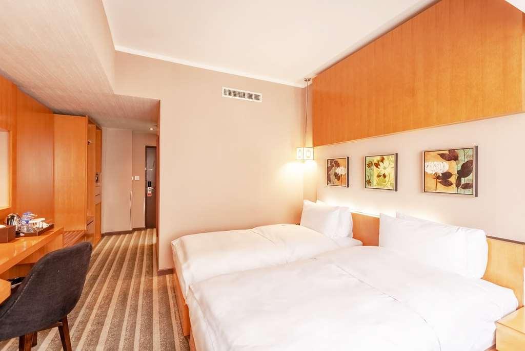 Ramada Ulaanbaatar City Center Стая снимка