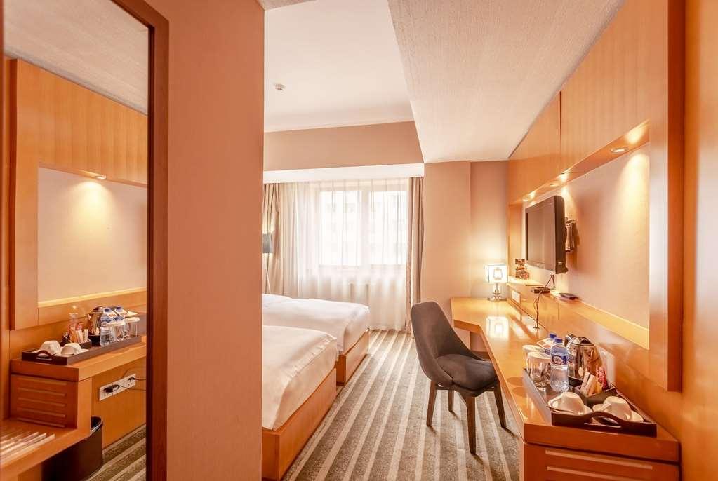 Ramada Ulaanbaatar City Center Стая снимка