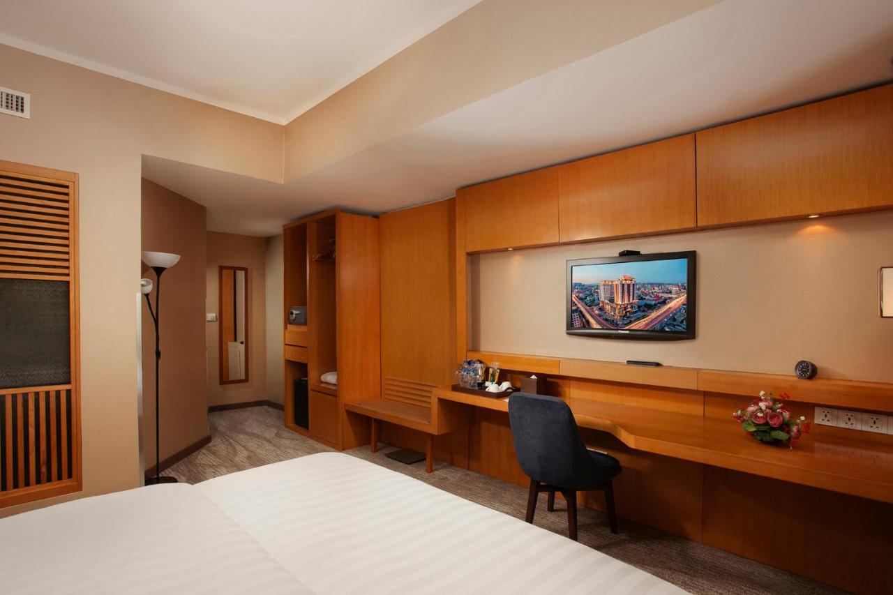 Ramada Ulaanbaatar City Center Екстериор снимка