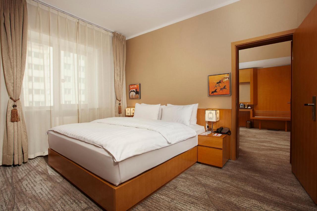 Ramada Ulaanbaatar City Center Екстериор снимка