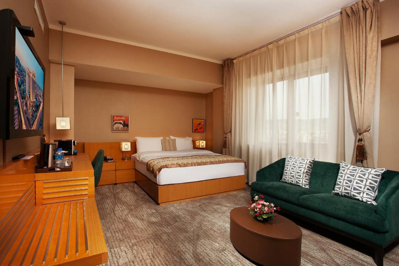 Ramada Ulaanbaatar City Center Екстериор снимка