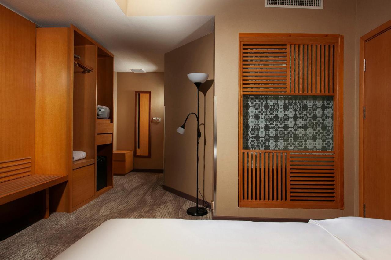 Ramada Ulaanbaatar City Center Екстериор снимка
