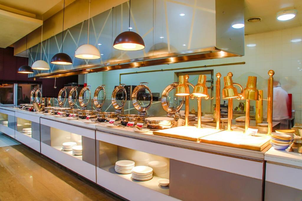 Ramada Ulaanbaatar City Center Екстериор снимка