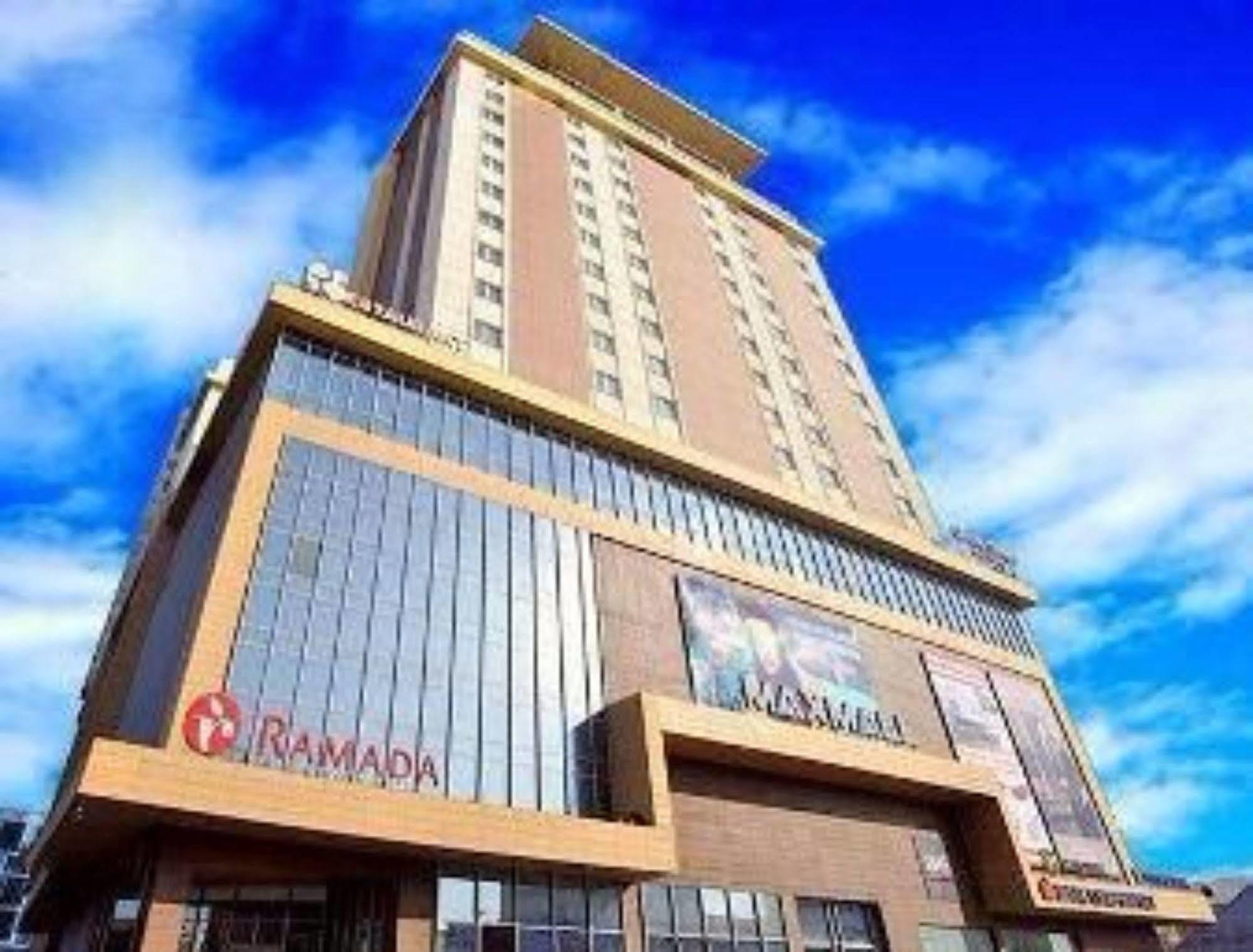 Ramada Ulaanbaatar City Center Екстериор снимка