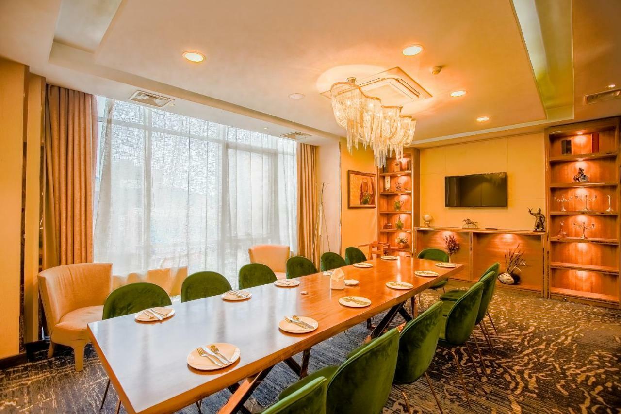 Ramada Ulaanbaatar City Center Екстериор снимка