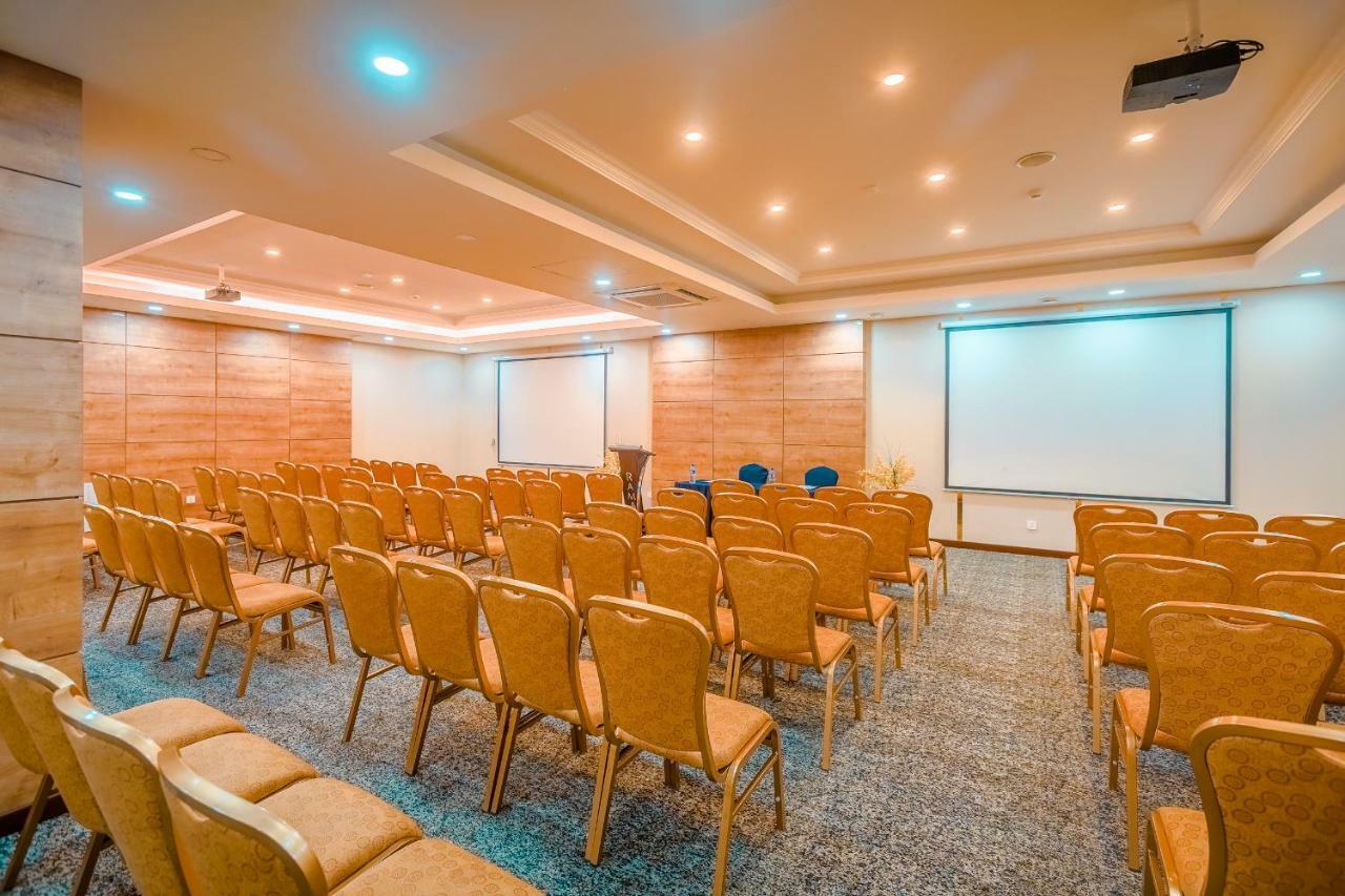 Ramada Ulaanbaatar City Center Екстериор снимка
