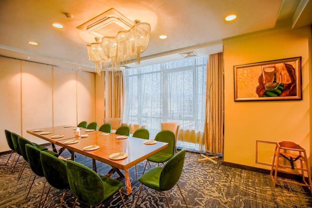 Ramada Ulaanbaatar City Center Екстериор снимка